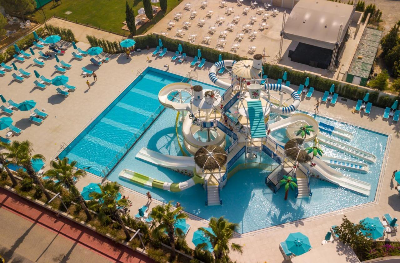Baia Lara Hotel Antalya Eksteriør bilde Aerial view of the water park