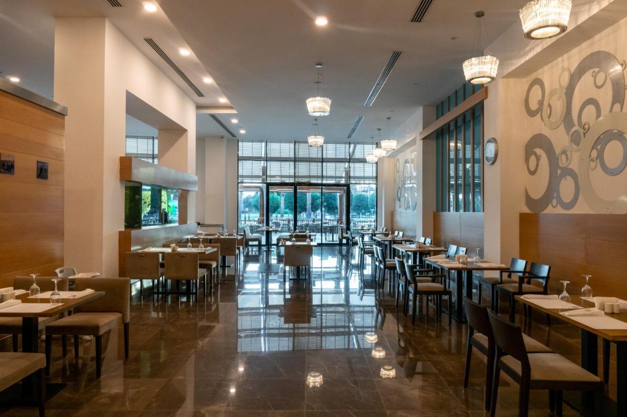Baia Lara Hotel Antalya Eksteriør bilde The restaurant at the hotel