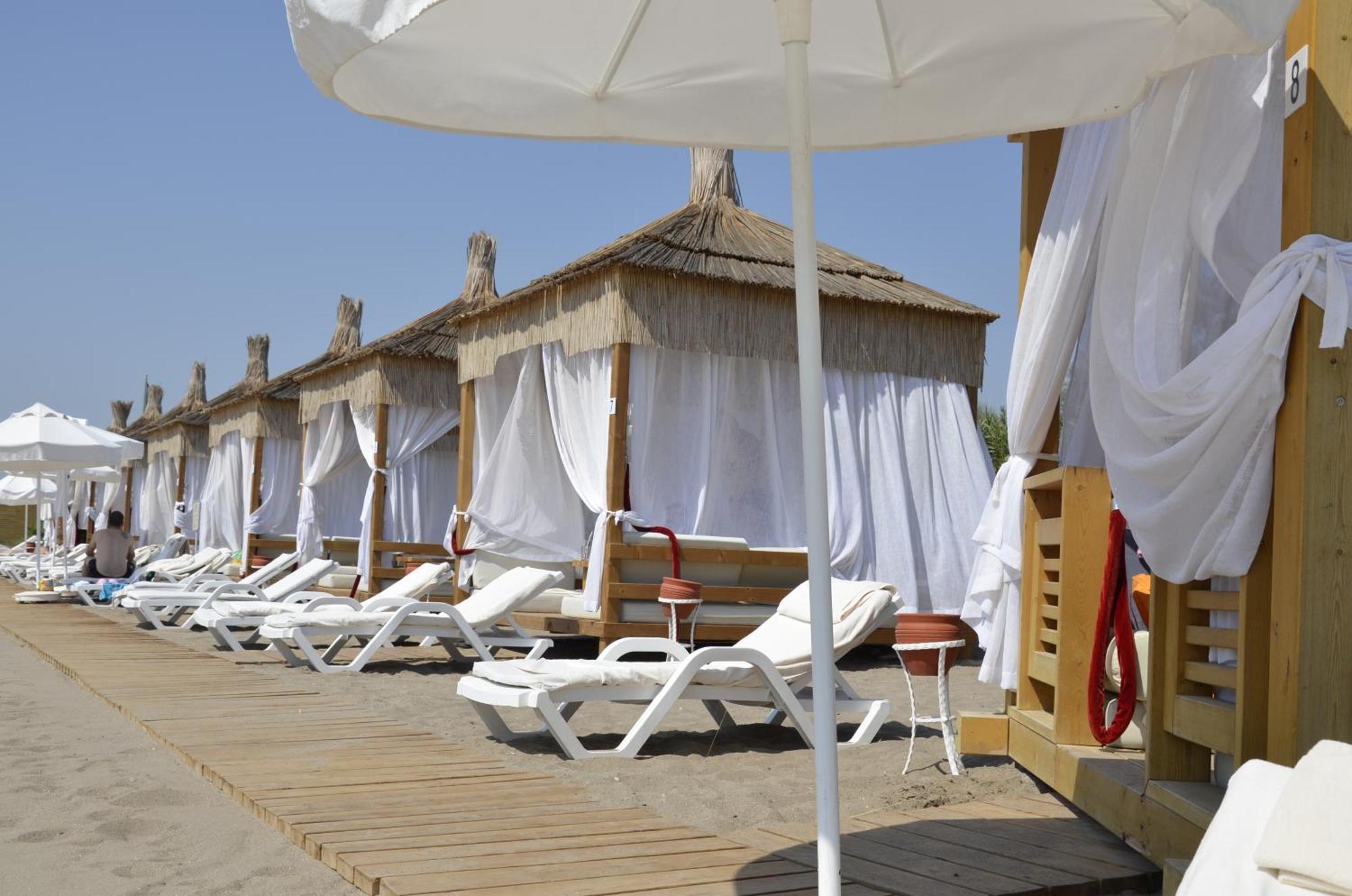Baia Lara Hotel Antalya Eksteriør bilde Beach bungalows at the resort